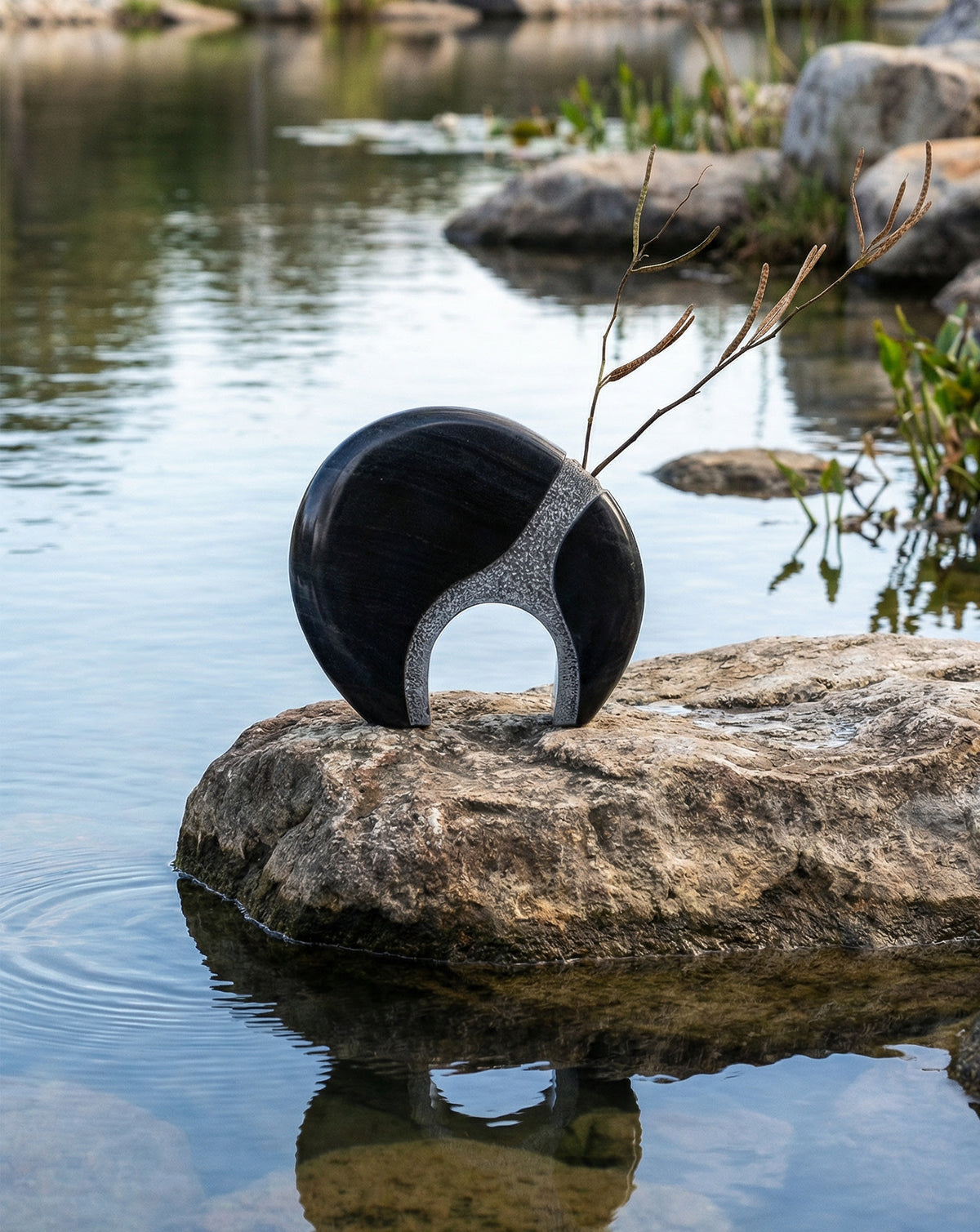 ILISHA 04 Black Marble Sculptural Vase