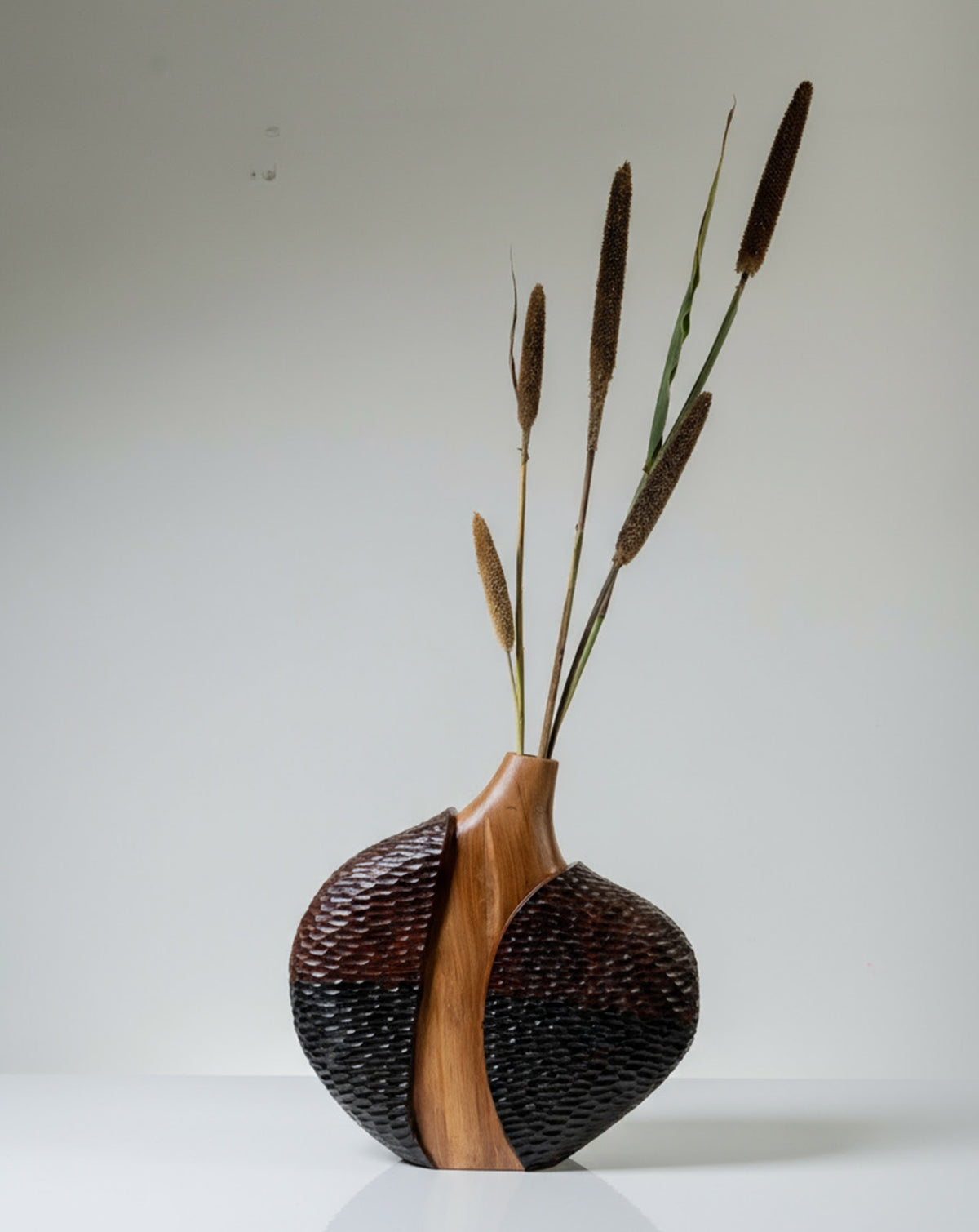 Collectible decor piece for design-led kitchens, offices and dining rooms
