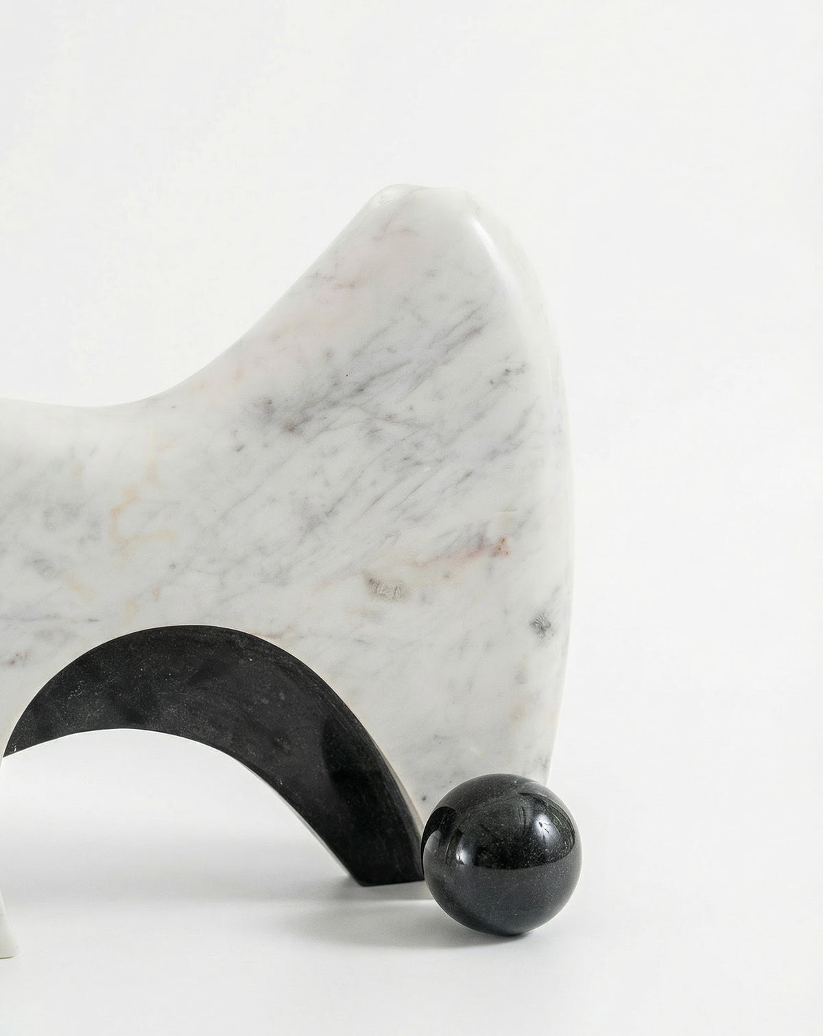 INIKA 01 White Marble Sculptural Vase