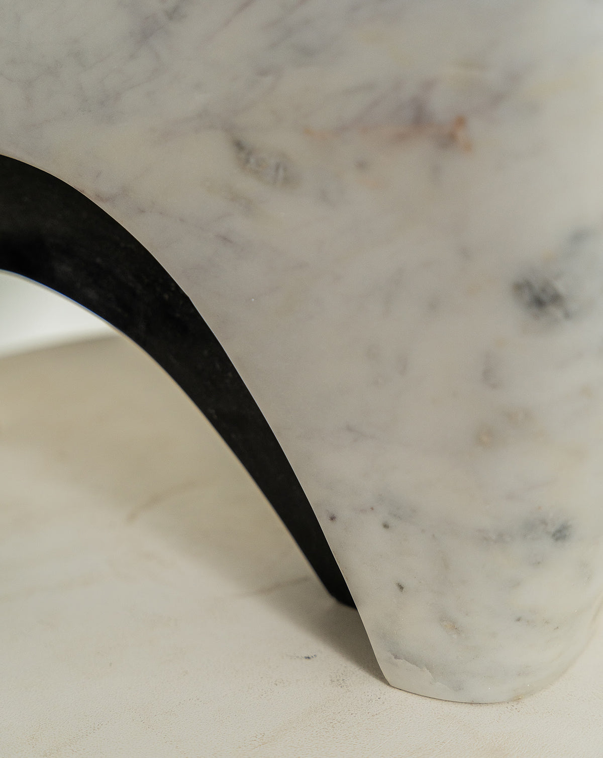 INIKA 01 White Marble Sculptural Vase