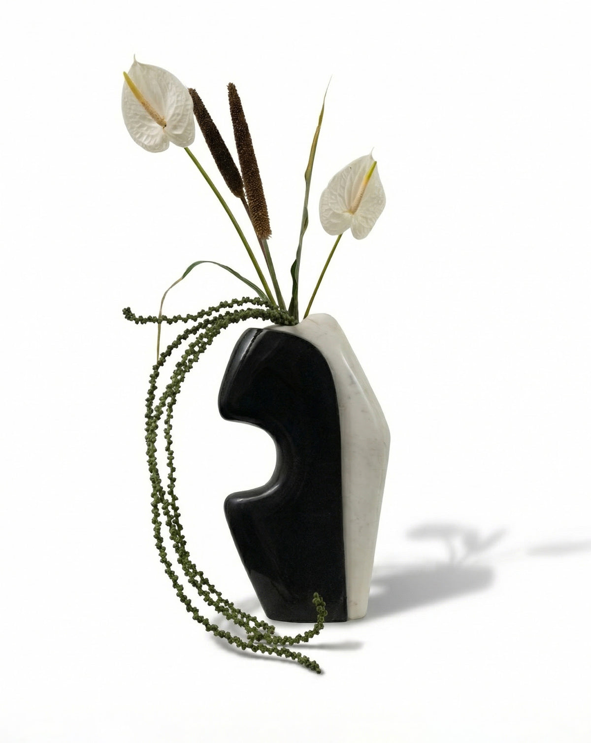 INIKA 04 White Marble Sculptural Vase