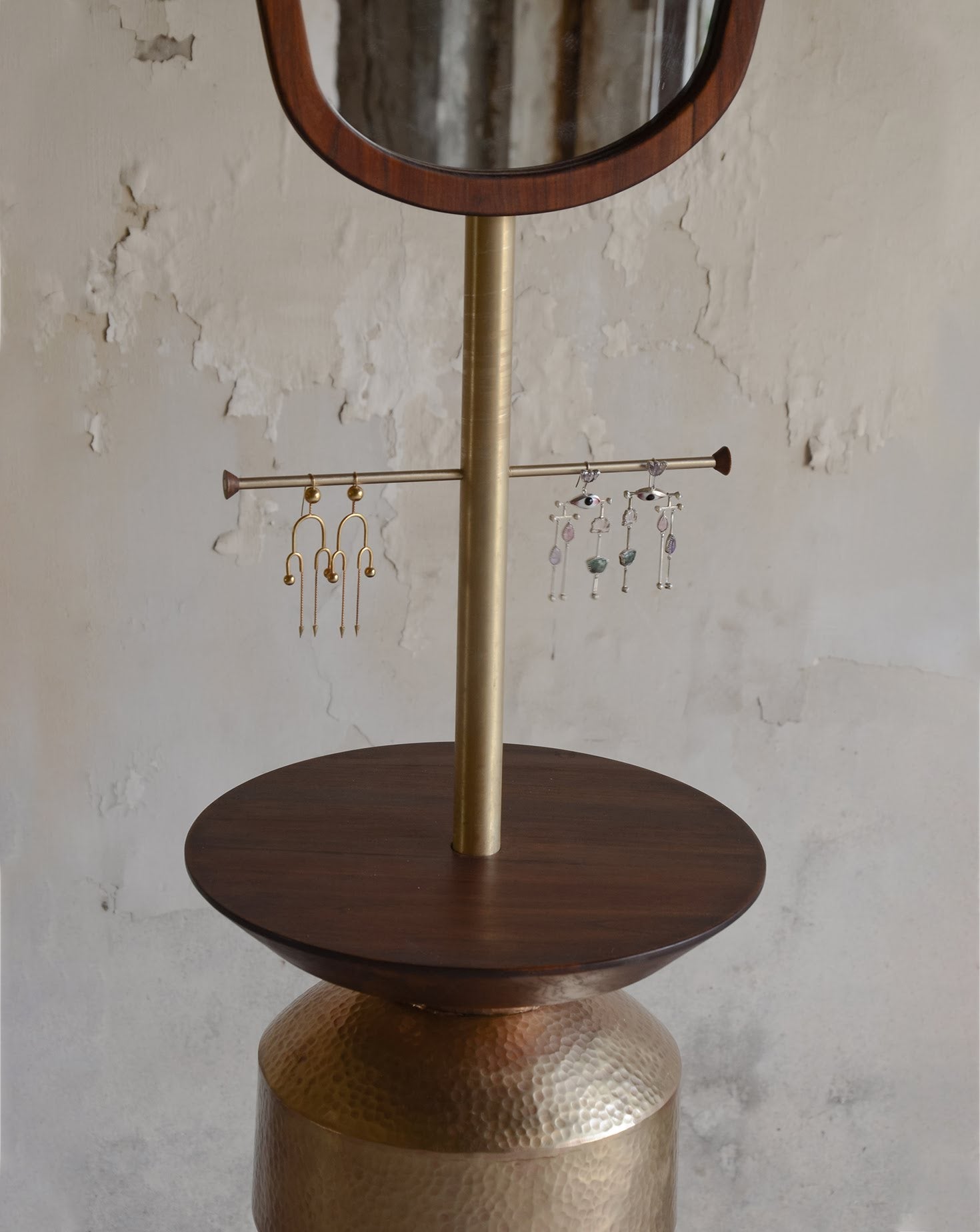 Lota Mirror Unit