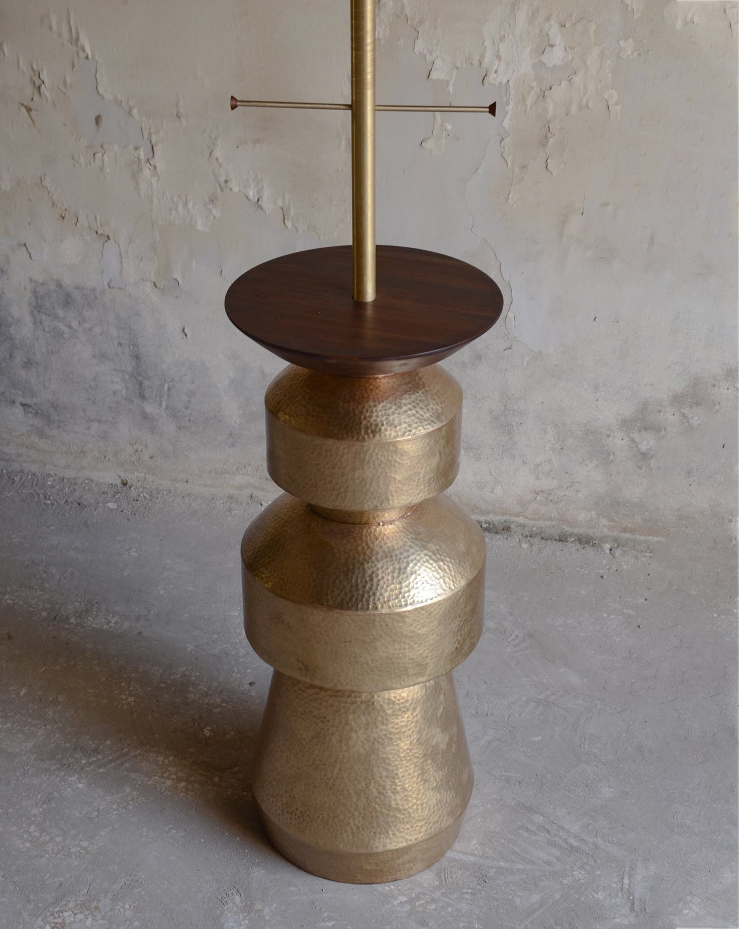 Lota Mirror Unit