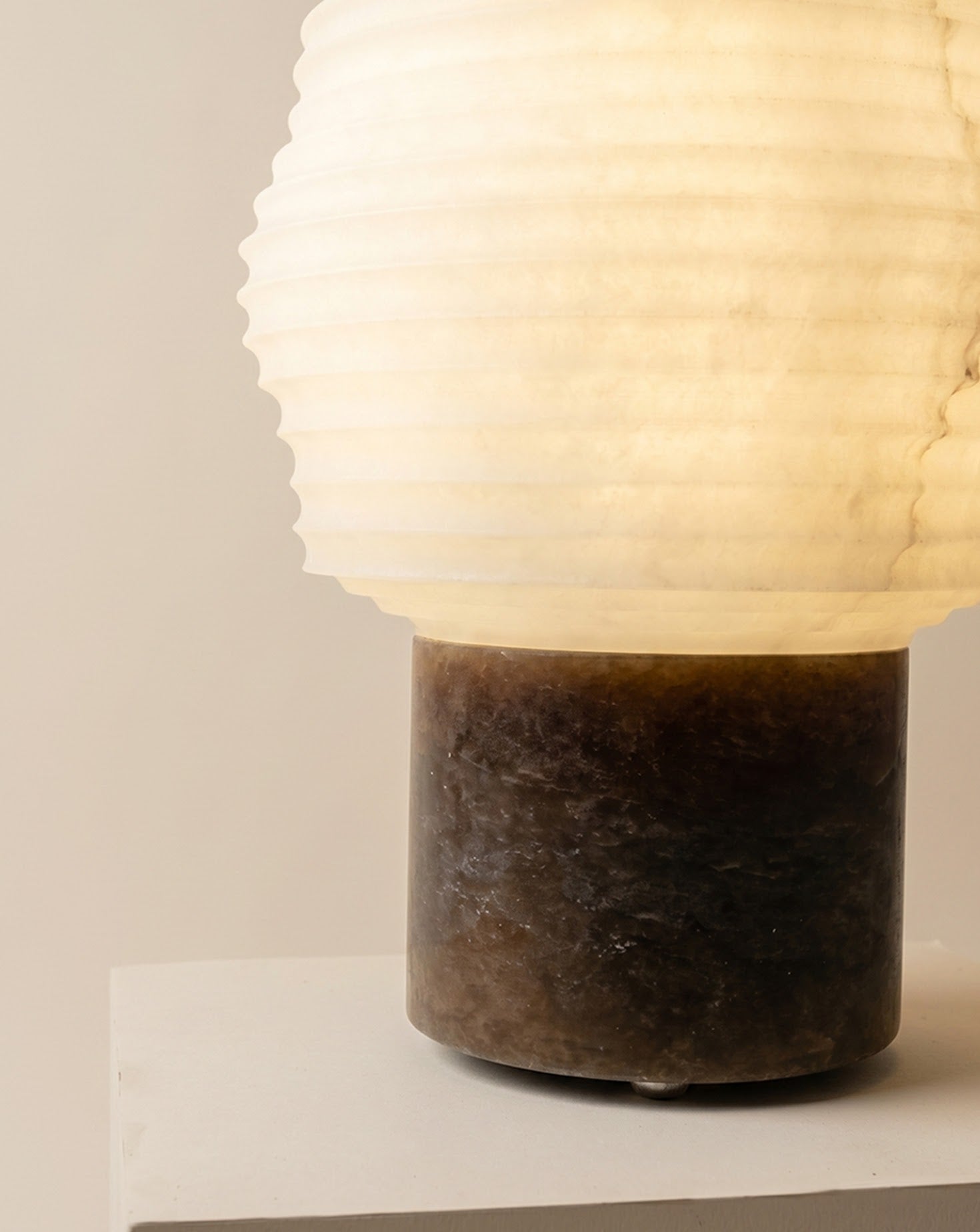 Papiro Alabaster Table Lamp