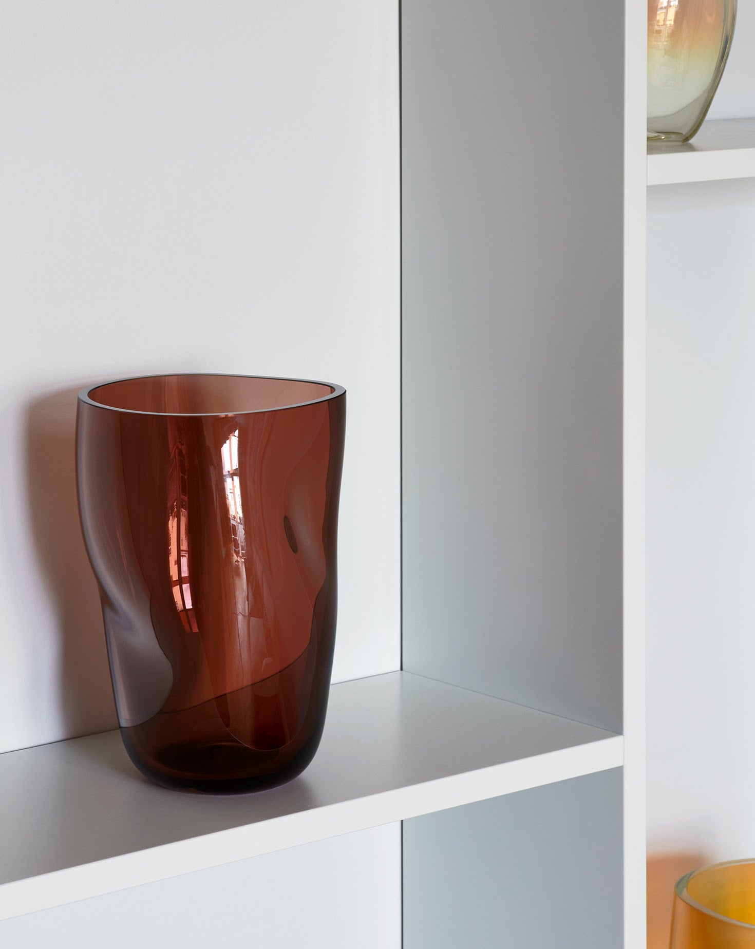 Supernova II Smoke Red Vase