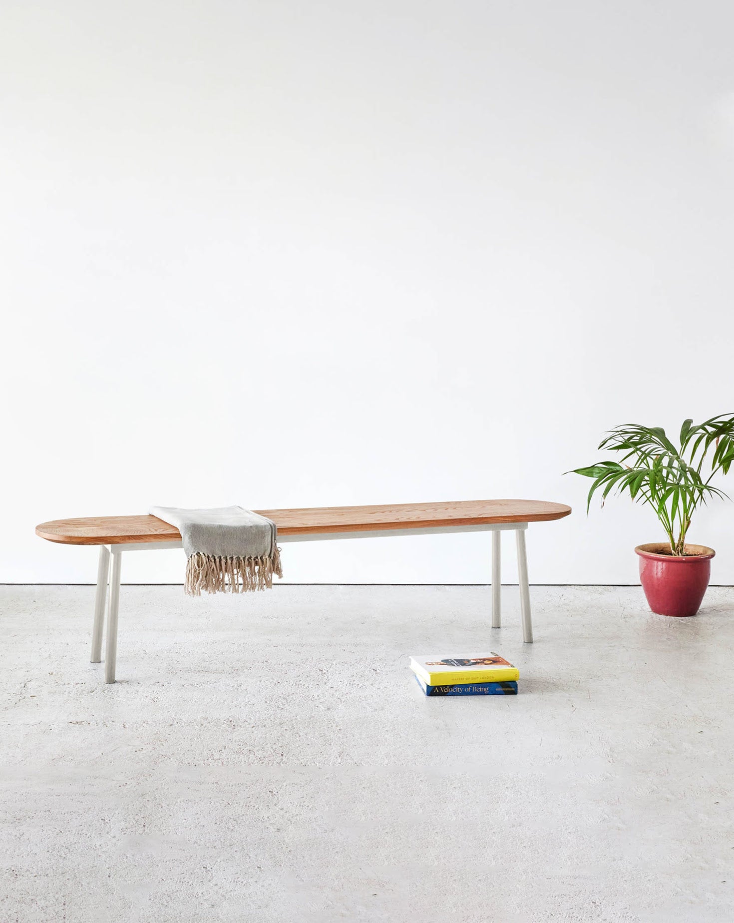 Muse Chalk Bench Goldfinger