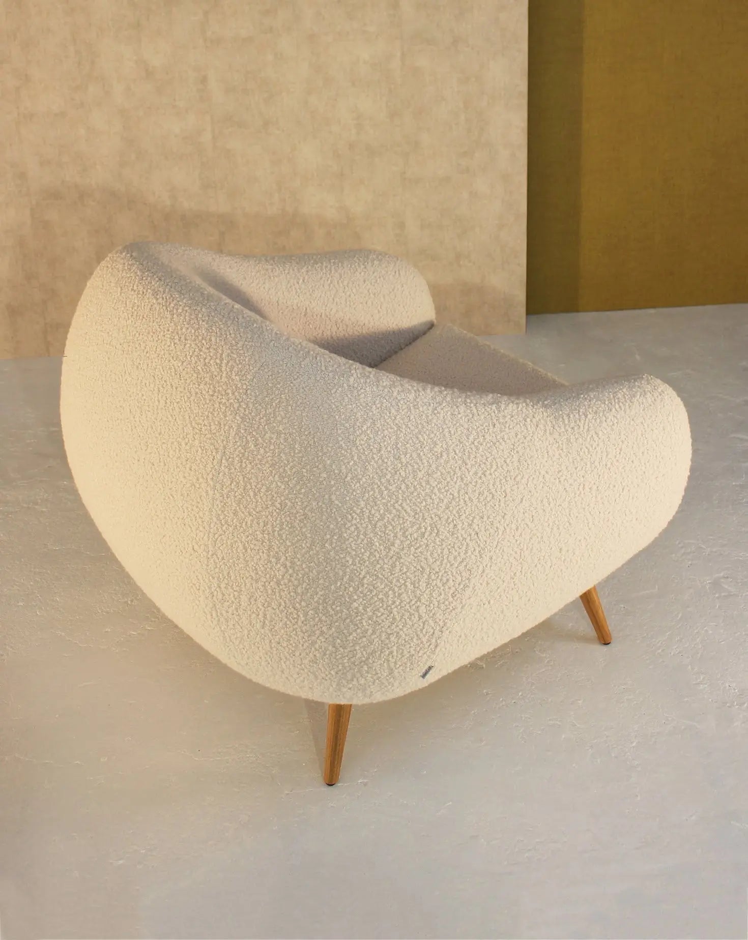 Niemeyer Armchair Insidherland