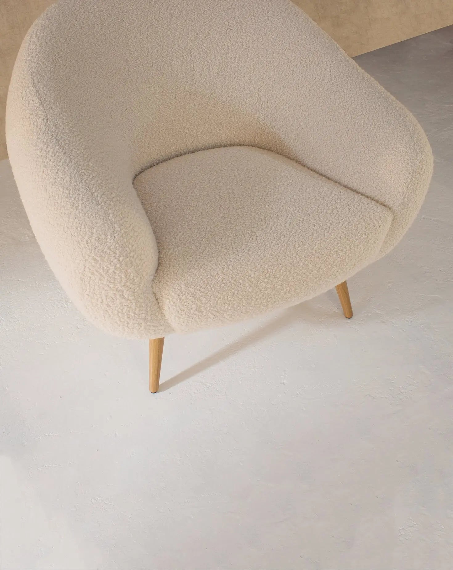 Niemeyer Armchair Insidherland