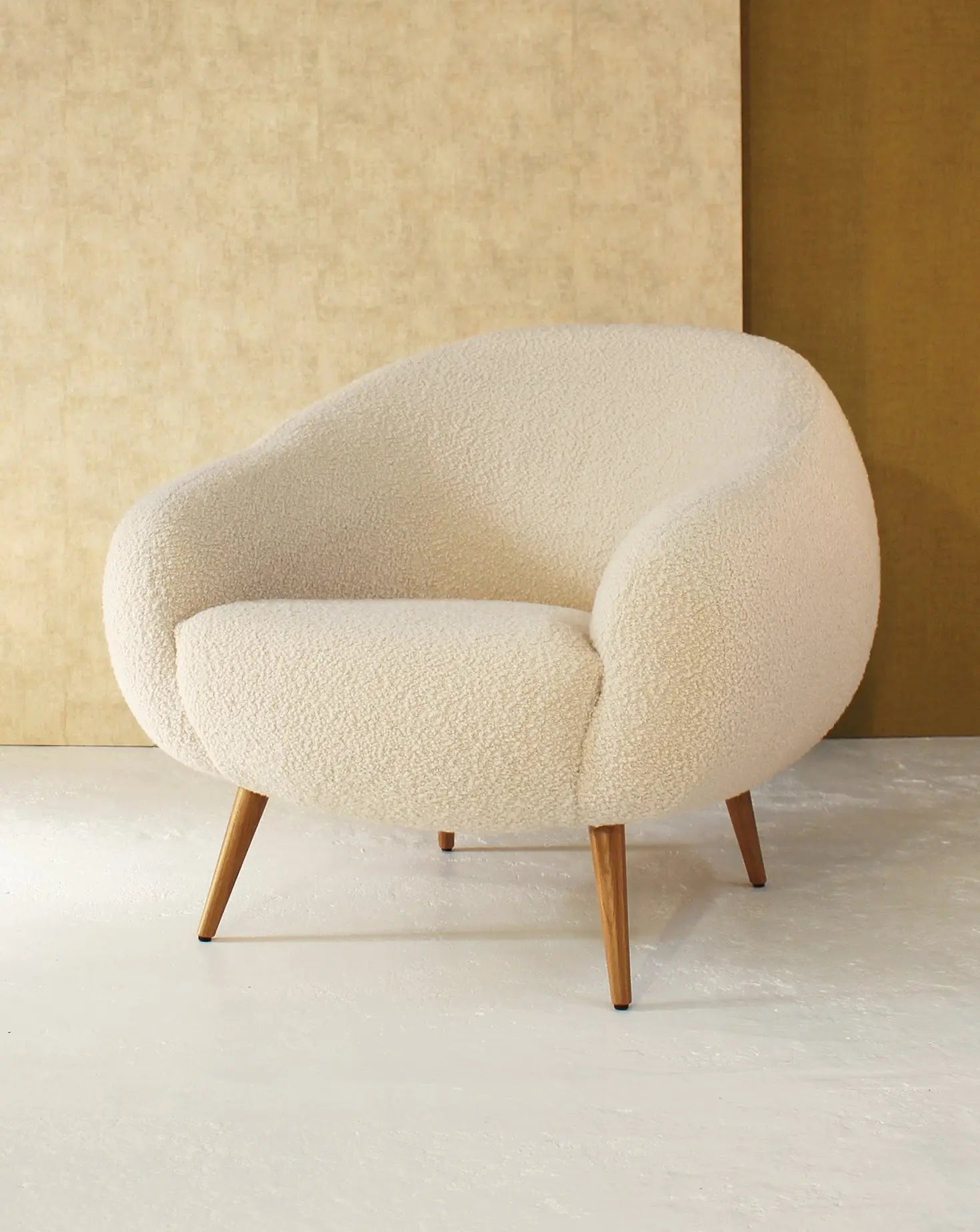 Niemeyer Armchair Insidherland