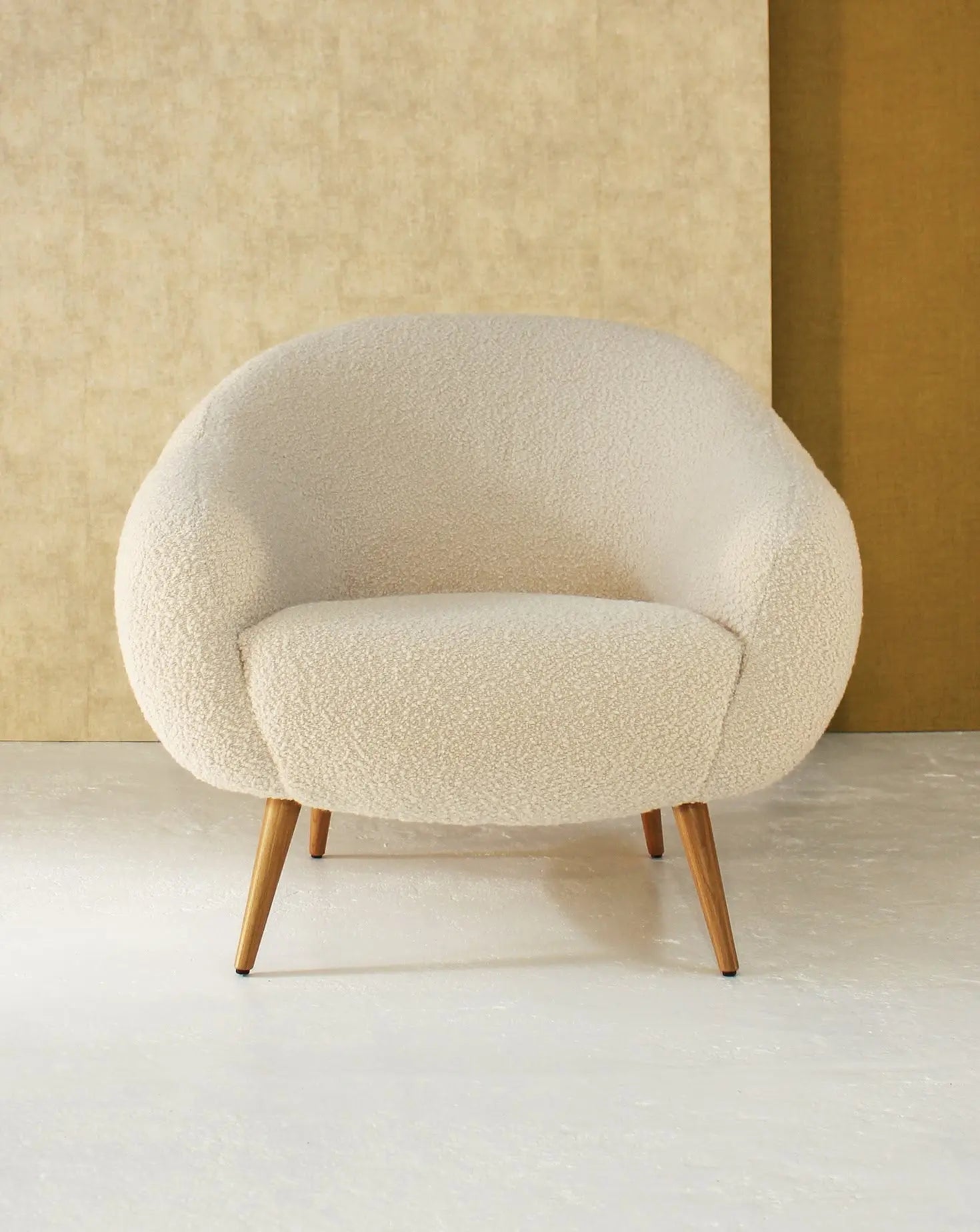 Niemeyer Armchair Insidherland