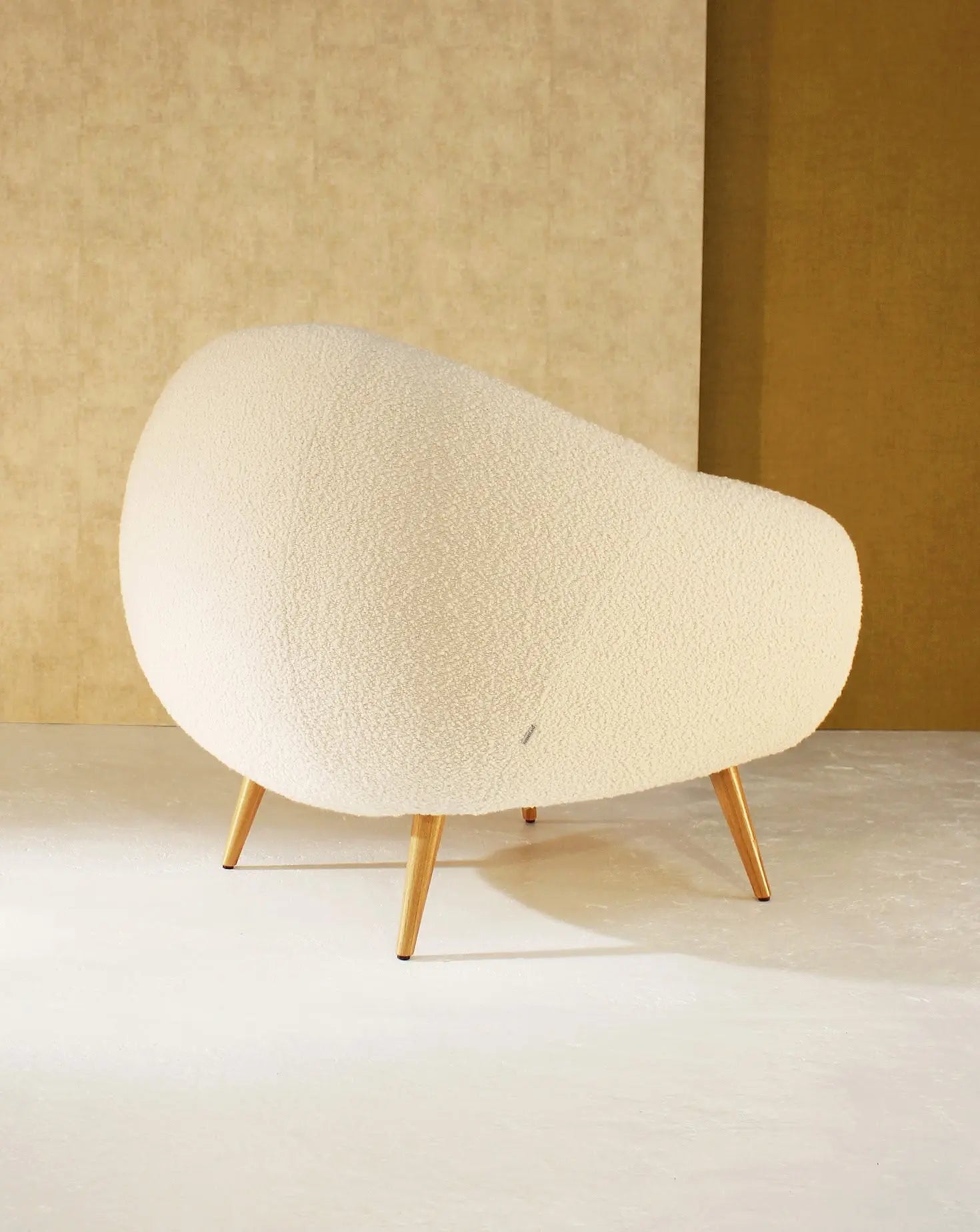 Niemeyer Armchair Insidherland