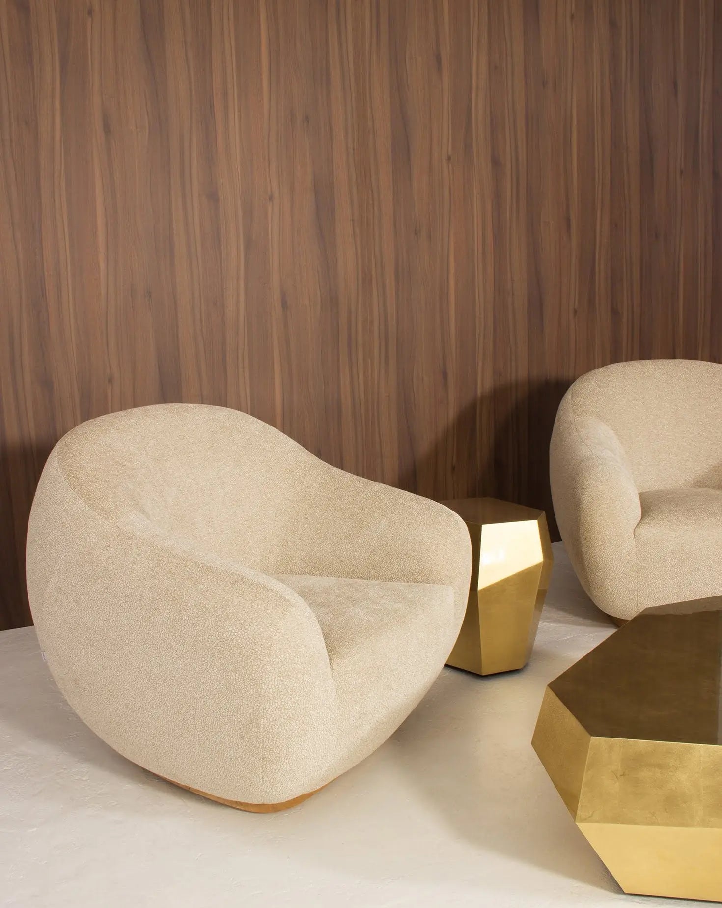 Niemeyer II Armchair Insidherland