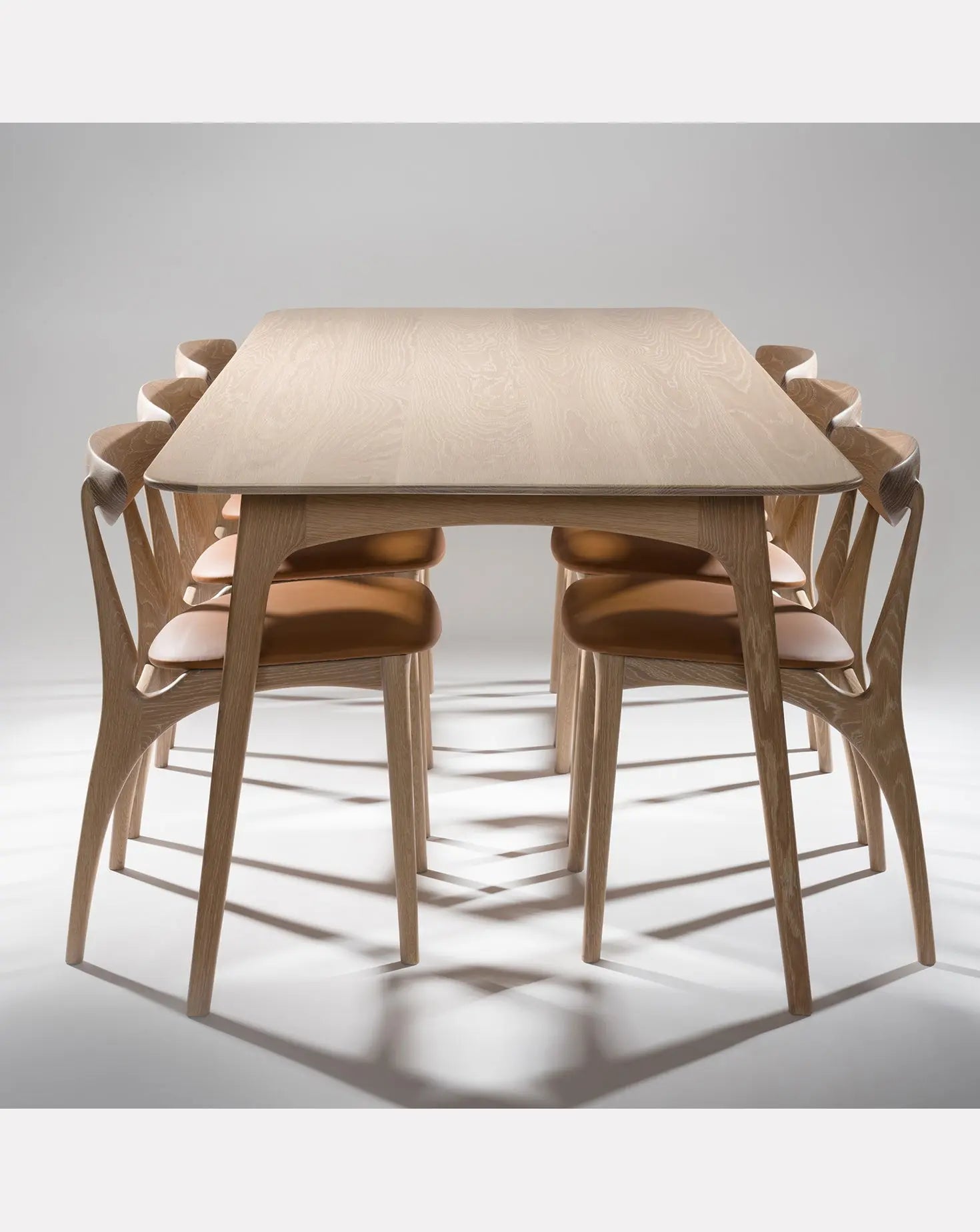 Shanowen Oak Dining Table Modet