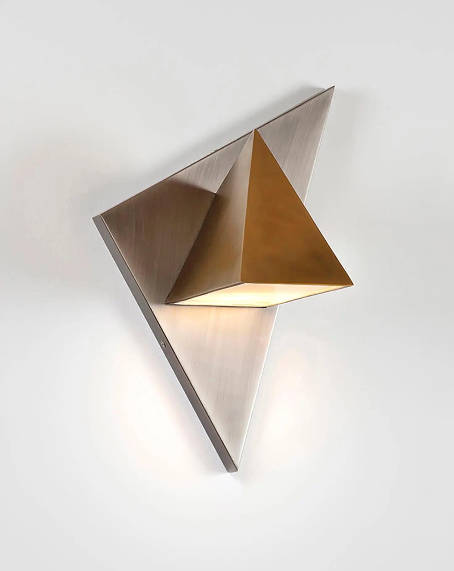 Triangular Prism II Wall Lamp Square In Circle