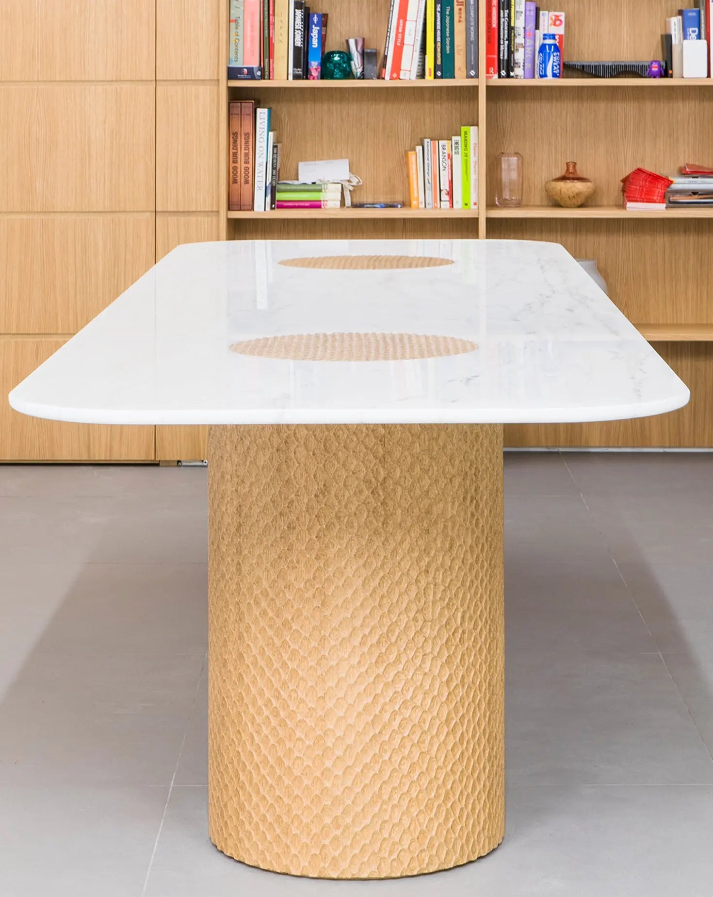 UROKO Dining Table Thomas Trad