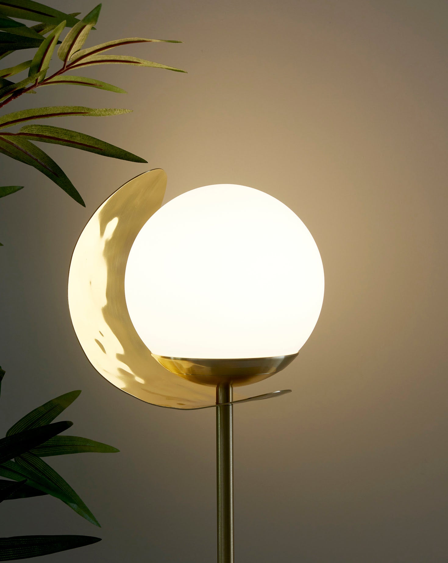 Callisto Alabaster Table Lamp