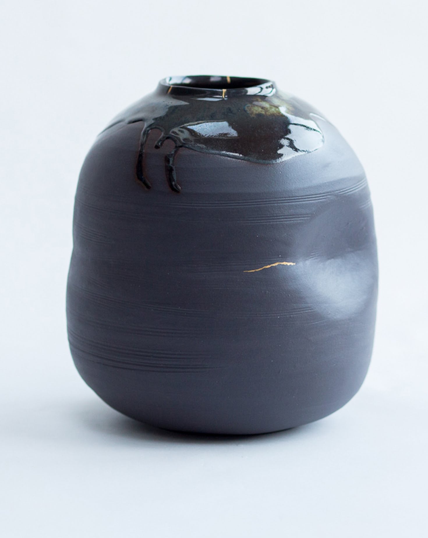 Large Kintsugi Tenmoku Moon Jar Vessel