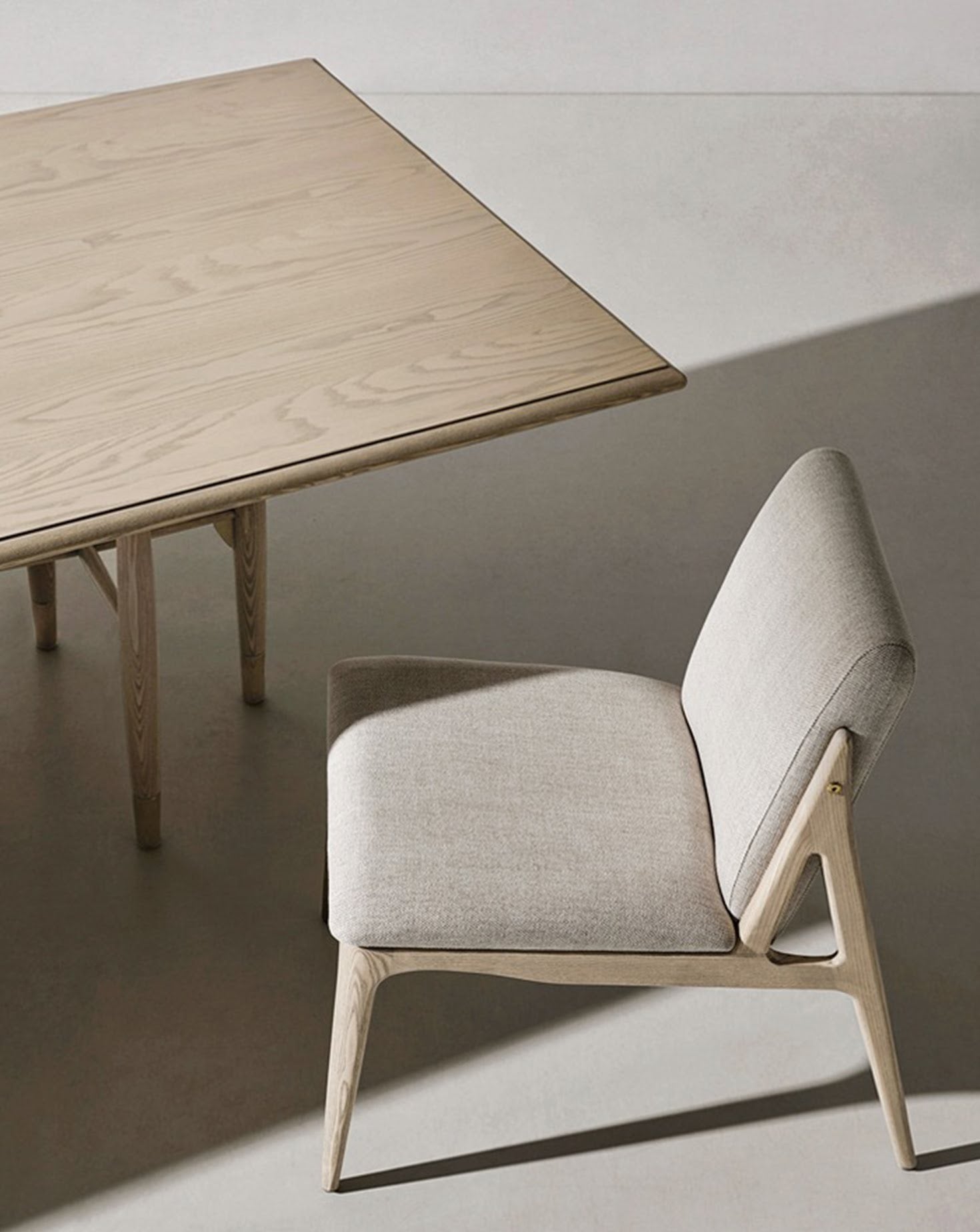 Sou Midnight Finish Dining Table
